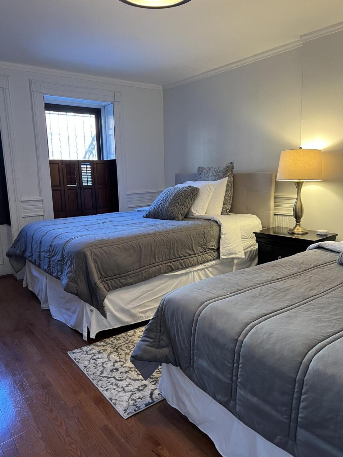 Share Historic Brownstone With The Host! Casa de hóspedes